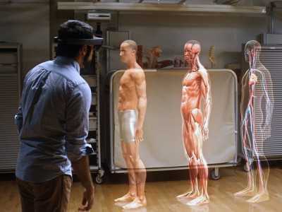 Microsoft представила процессор HoloLens