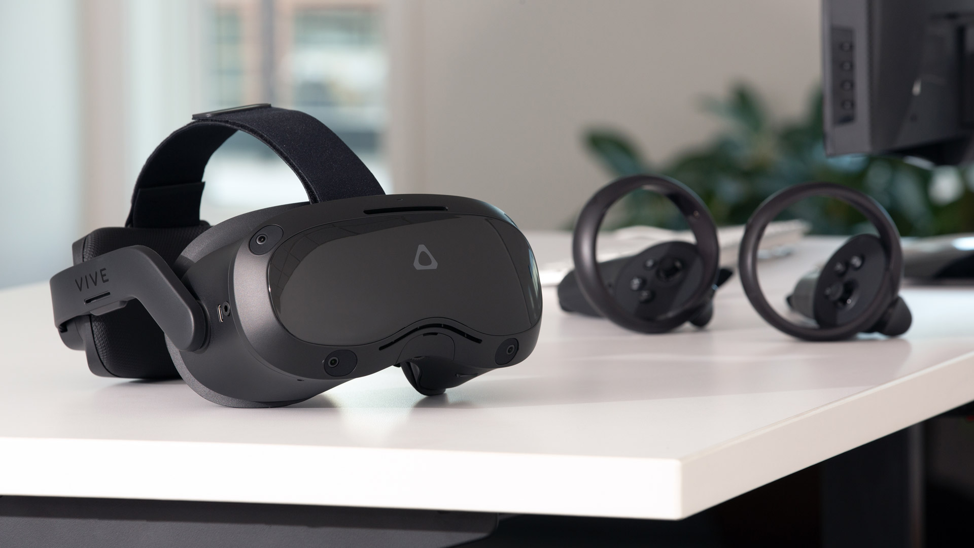 заказать HTC Vive Focus 3