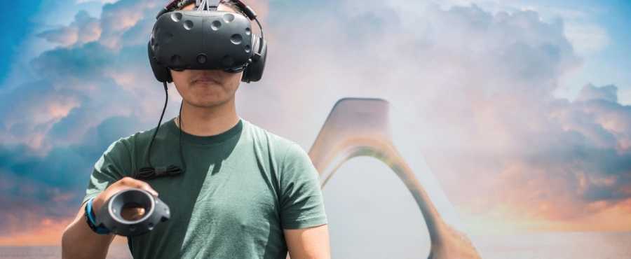 Виртуальная реальность (VR)